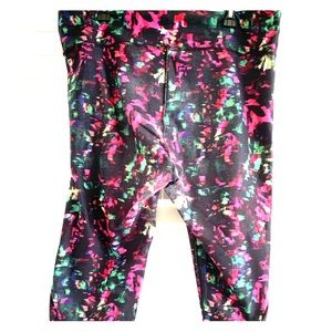 Fabletics Mid-Rise Printed PowerHold Capri